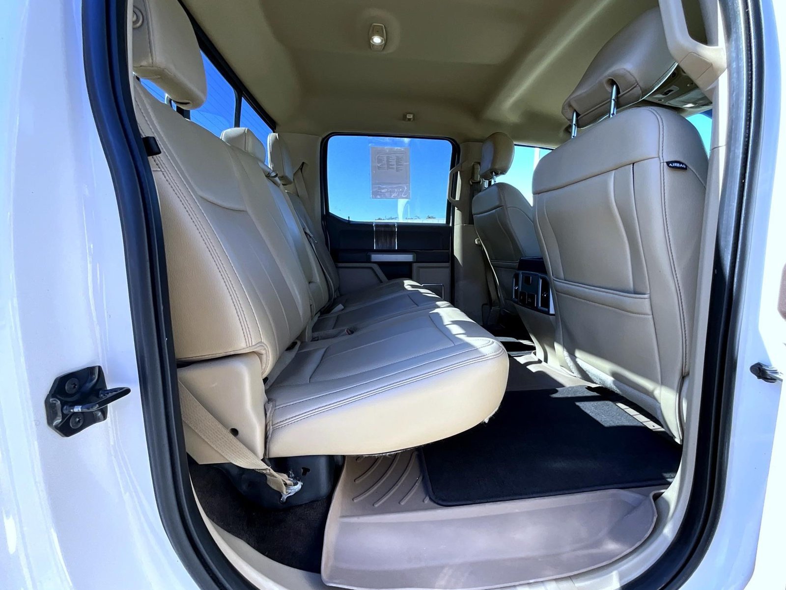 Used 2018 White Ford Lariat image 21