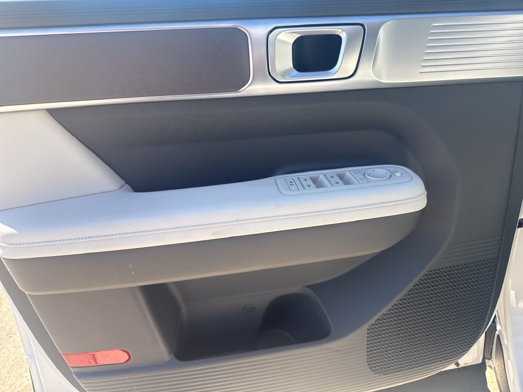 New 2027 White Hyundai SEL image 10