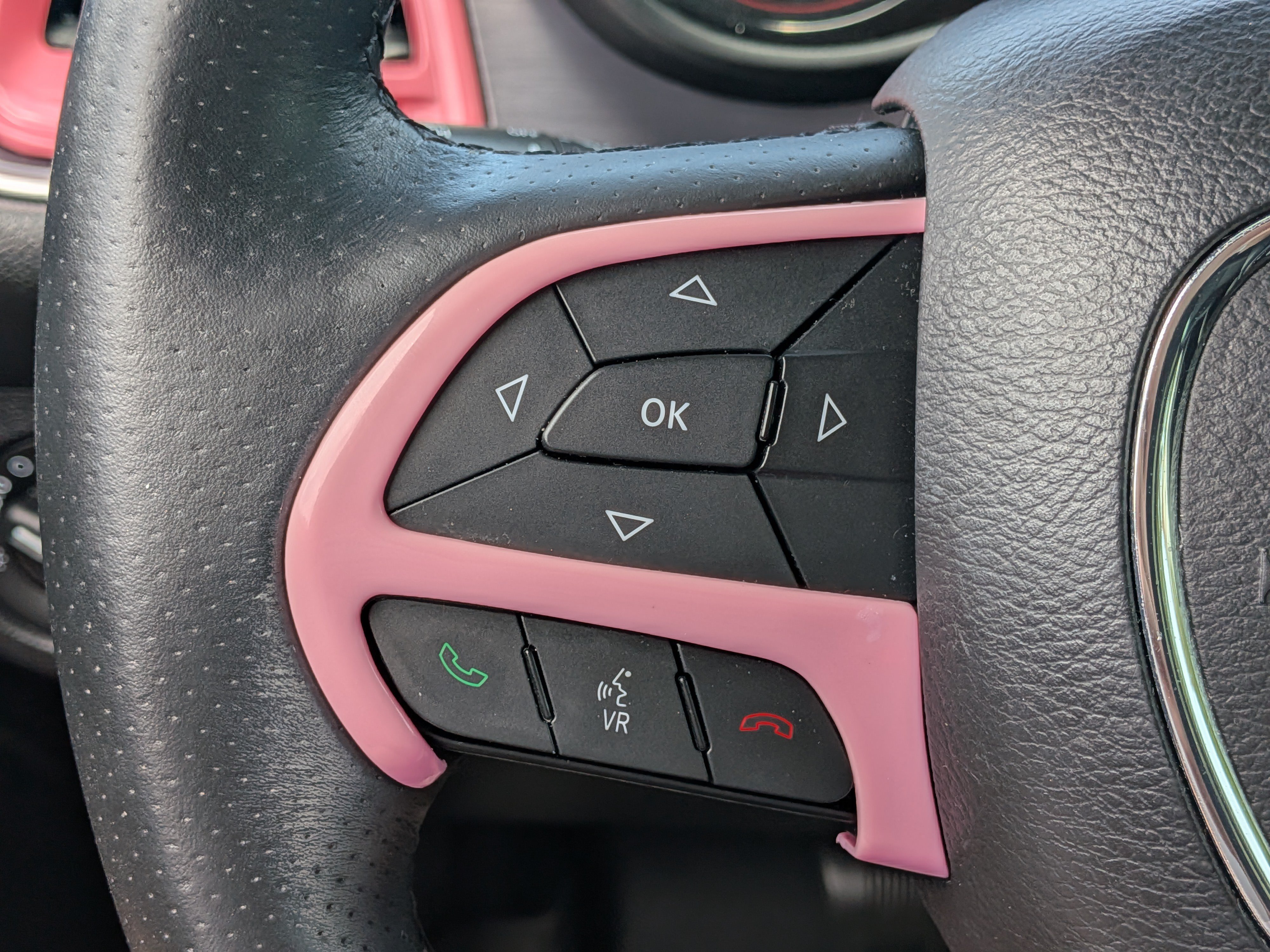 Used 2016 Pitch Black Clearcoat Dodge SXT image 22