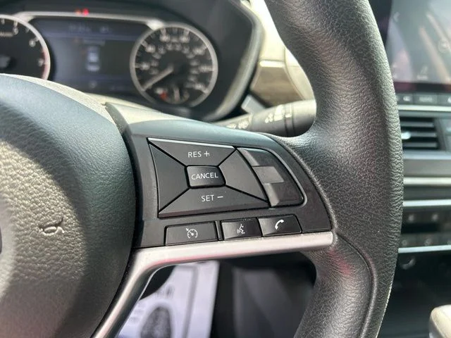 Used 2024 Silver Nissan 2.5 SV image 19