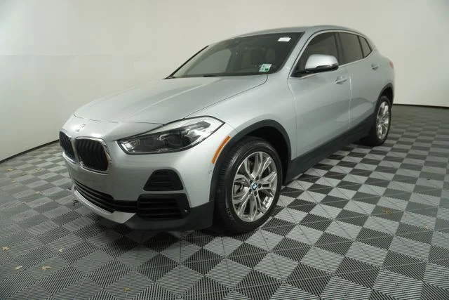 Used 2021 Glacier Silver Metallic BMW sDrive28i image 3