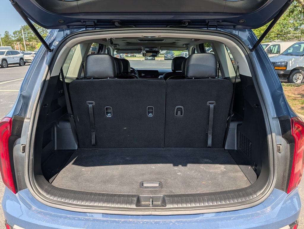 Used 2023 Black Kia S image 17