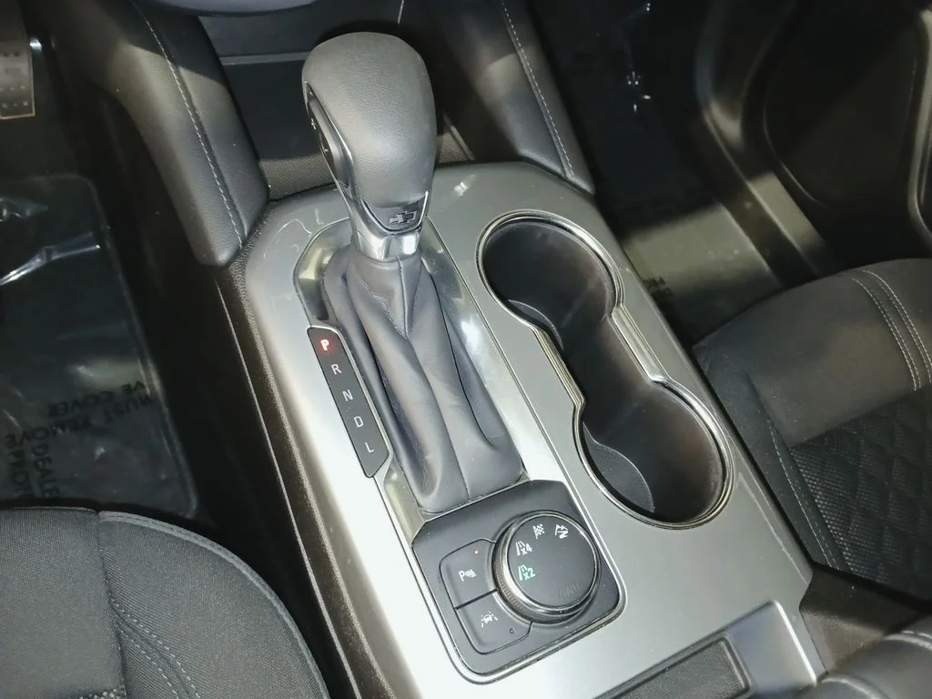 Used 2021 White Chevrolet LT image 19