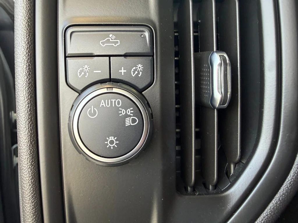 Used 2021 Gray Chevrolet Custom image 32