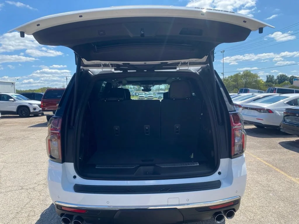 Used 2023 SUMMIT WHITE Chevrolet Premier image 38