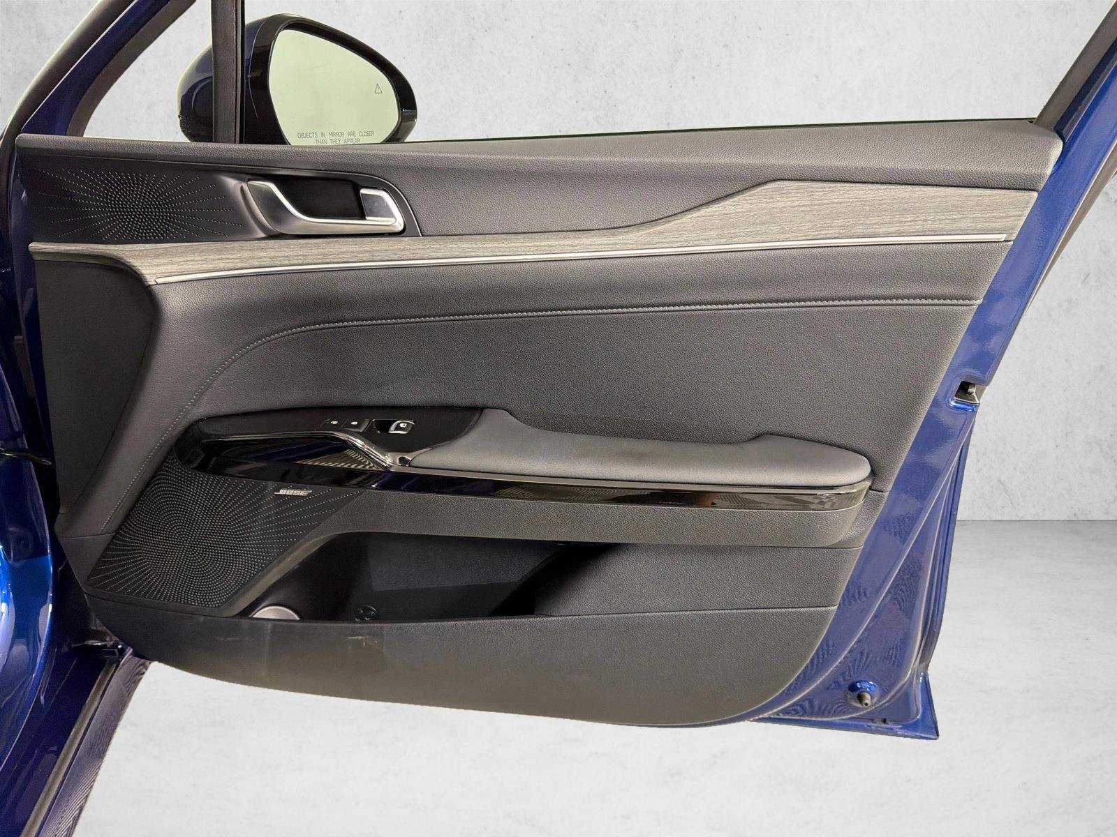 Used 2025 Yacht Blue Kia EX image 16