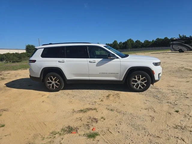 Used 2023 White Jeep Limited image 11