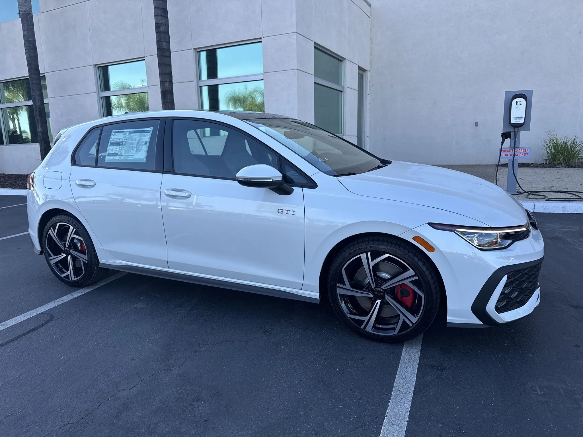 New 2026 Opal White Pearl Volkswagen SE image 1