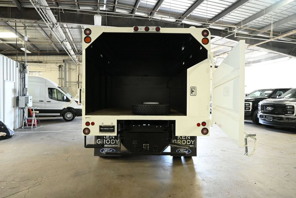 New 2026 Oxford White Ford XL image 21