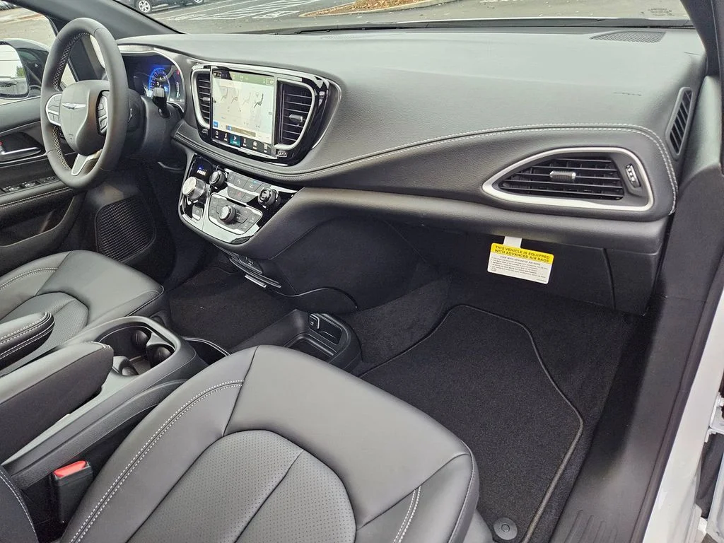 2026 Chrysler Pacifica Select - Photo 36