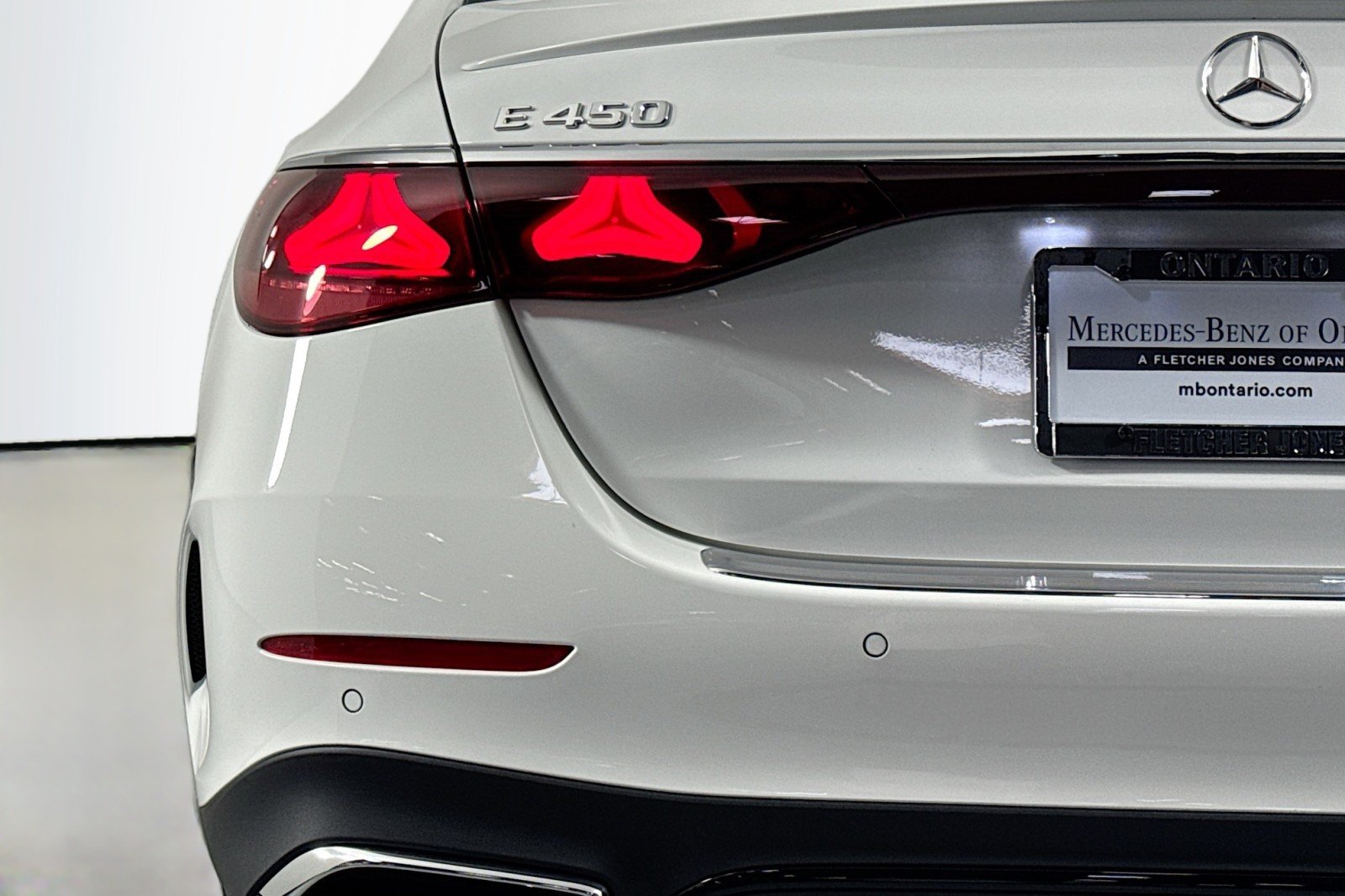 New 2026 Polar White Mercedes-Benz E 450 4MATIC® Sedan image 14