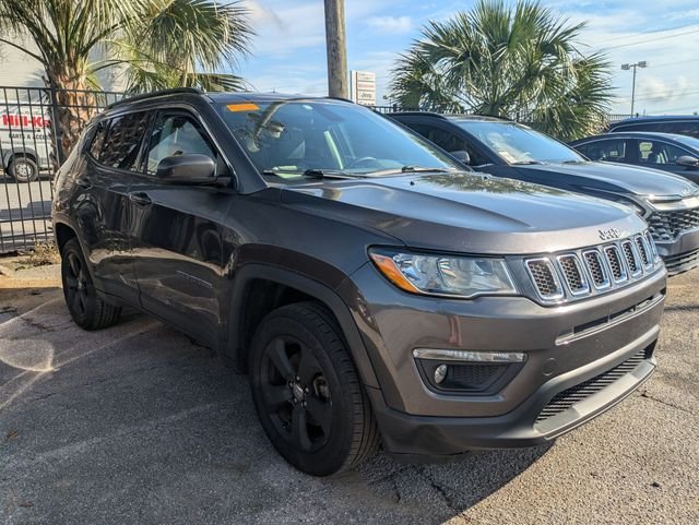 Used 2018 Gray Jeep Latitude image 2