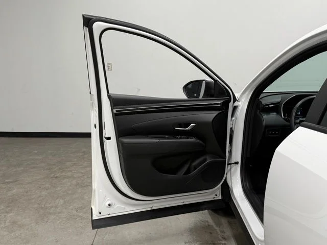 Used 2024 White Hyundai SEL image 14