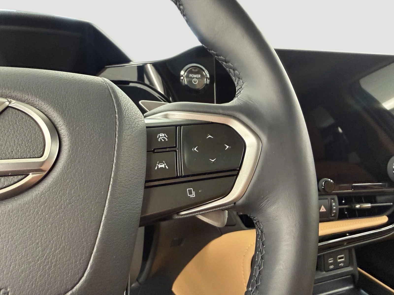 Certified Used 2026 Atomic Silver Lexus NX 350h Premium image 16