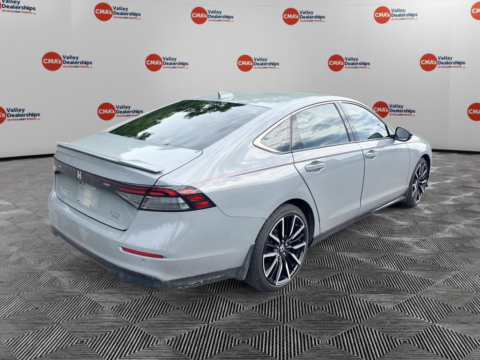 Used 2024 Urban Gray Pearl Honda Touring image 21