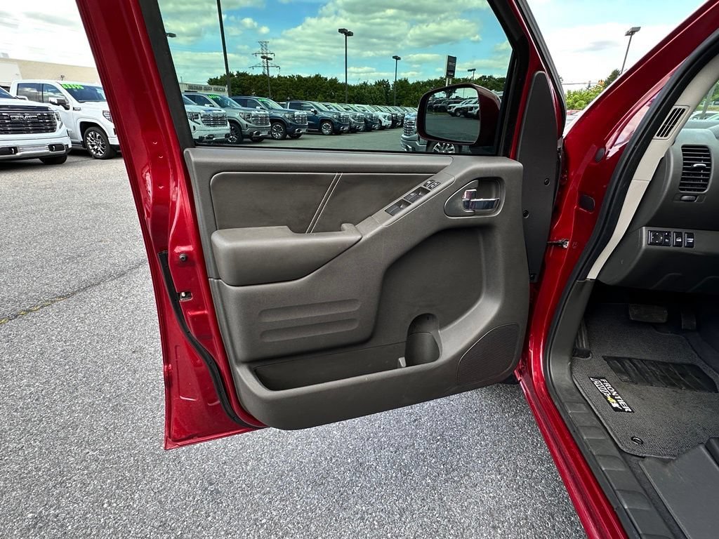 Used 2021 Red Nissan Crew Cab PRO-4X 4x4 image 23