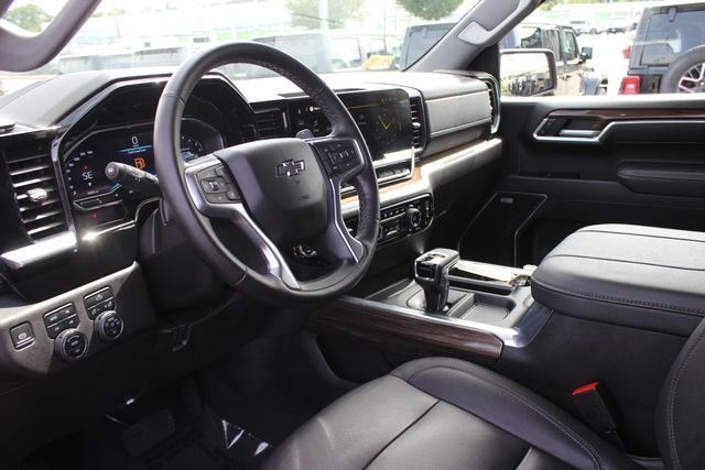Used 2025 Red Chevrolet RST image 3