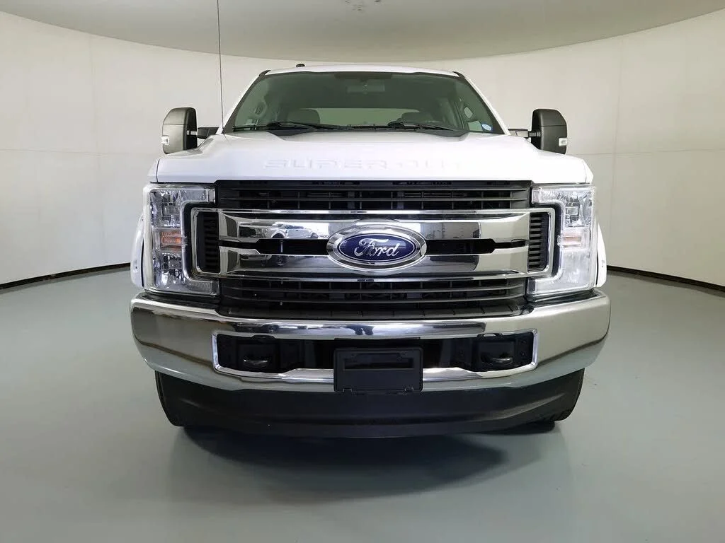 Used 2019 White Ford XLT image 3