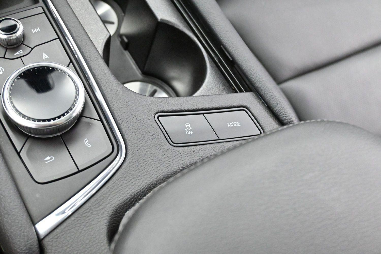 Used 2024 Argent Silver Metallic Cadillac Sport image 22