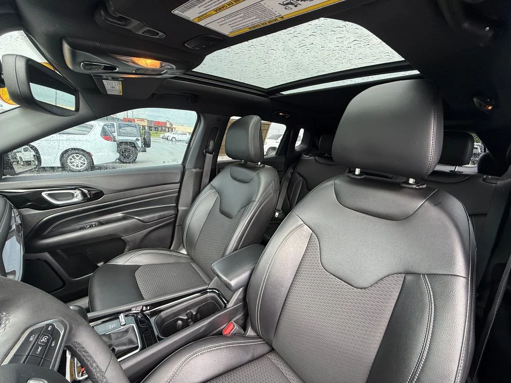 Used 2023 Gray Jeep Latitude image 20