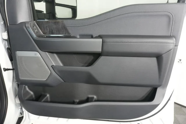 New 2026 Star White Metallic Tri-Coat Ford F-250® Lariat® image 39