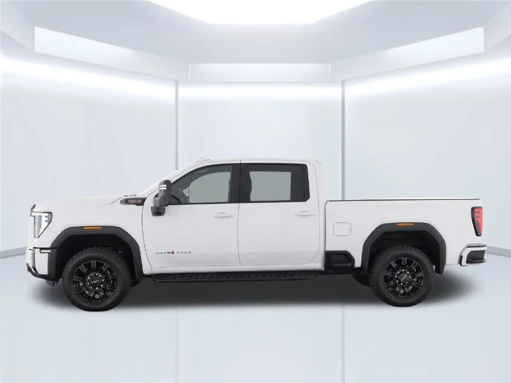 New 2026 White GMC AT4 image 9
