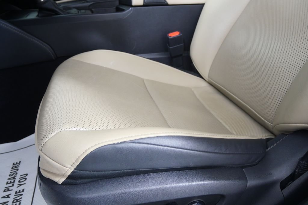 Used 2019 White Pearl Lexus 350 image 9