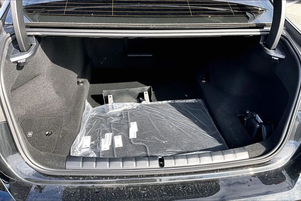 2026 BMW 7 Series 740i - Photo 25