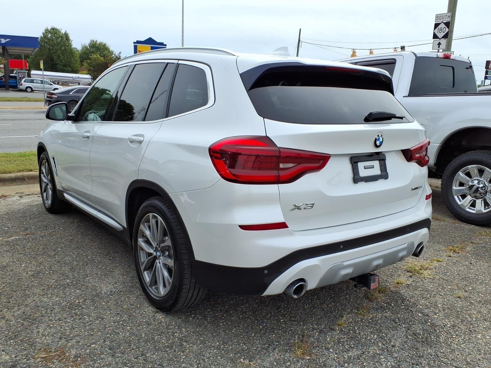 Used 2019  BMW xDrive30i image 4