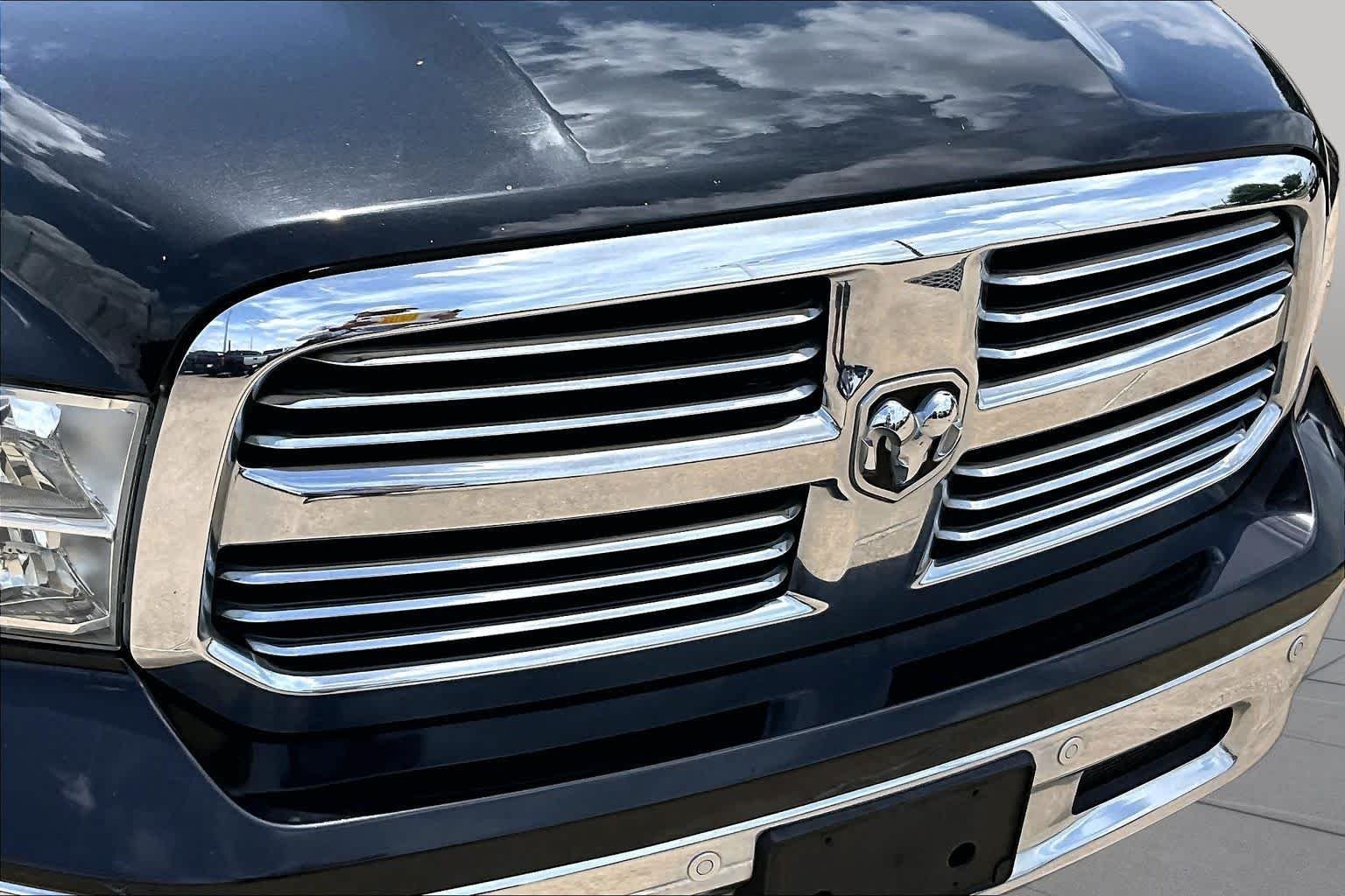 Used 2016 Brilliant Black Crystal Pearlcoat Ram Lone Star image 28