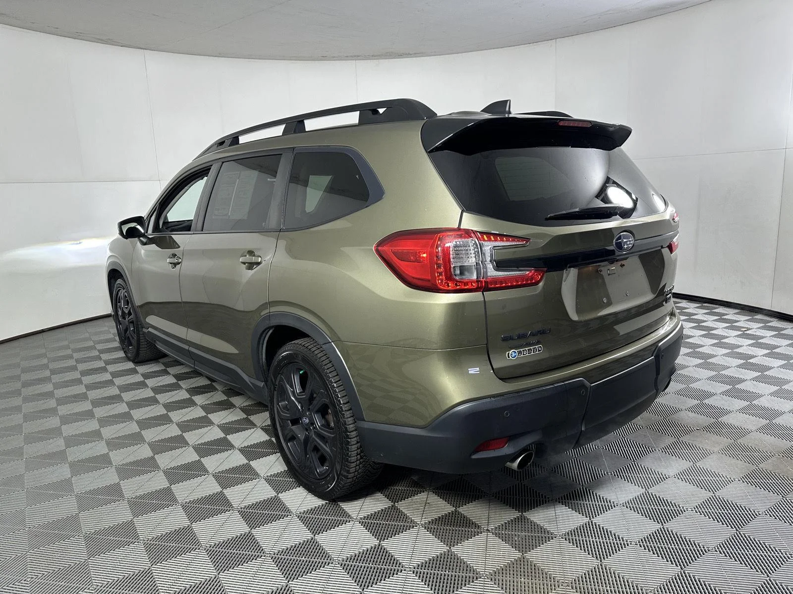 Used 2023 Autumn Green Metallic Subaru Onyx Edition Limited image 15