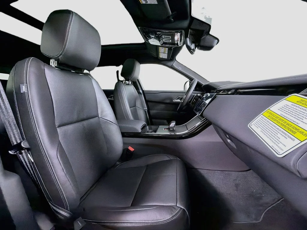 New 2026 Santorini Black Land Rover Belgravia Edition image 30