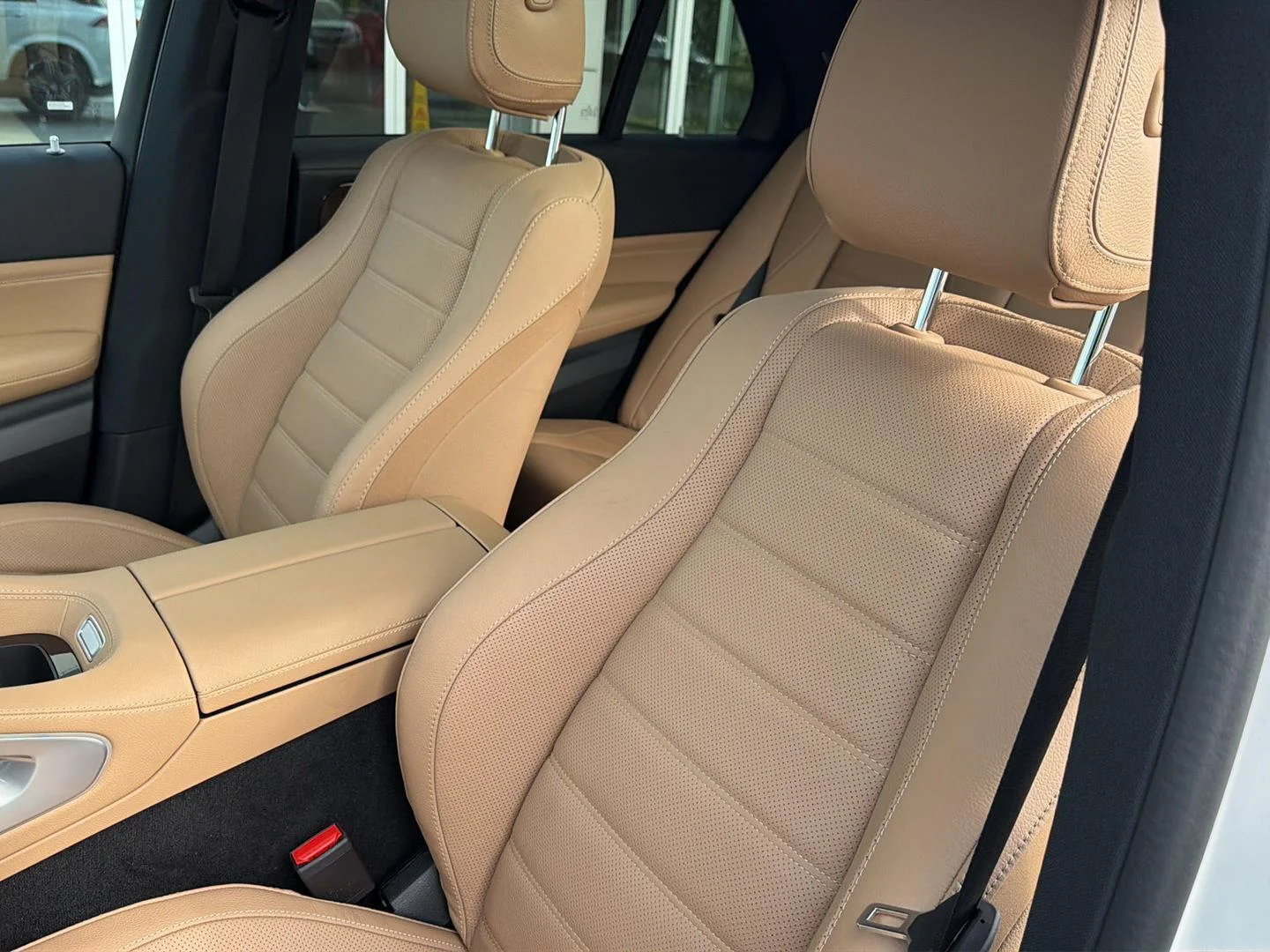 Used 2026 Polar White Mercedes-Benz GLE 450 image 29