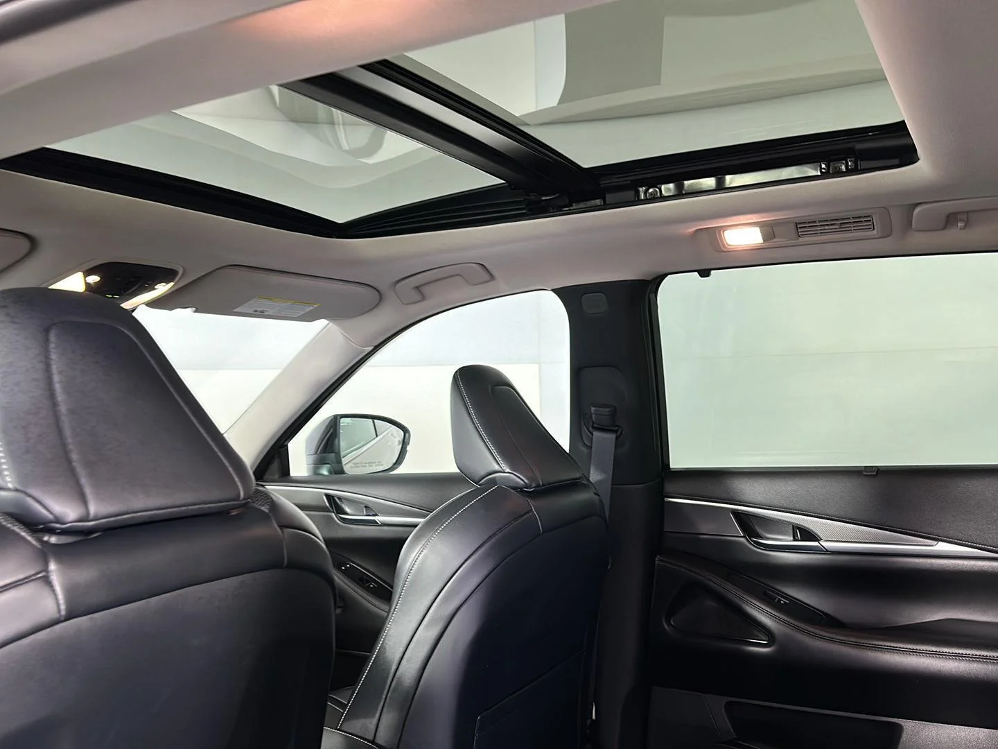 Used 2023 Warm Titanium INFINITI LUXE image 22