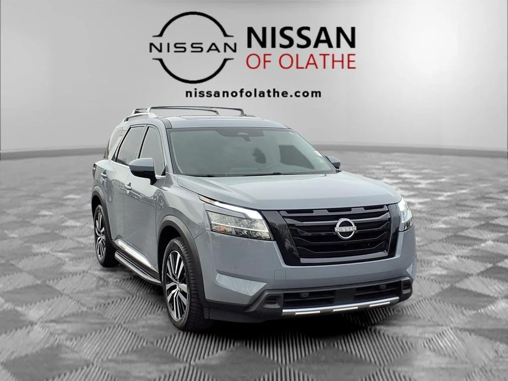 Used 2023 Gray Nissan Platinum image 31