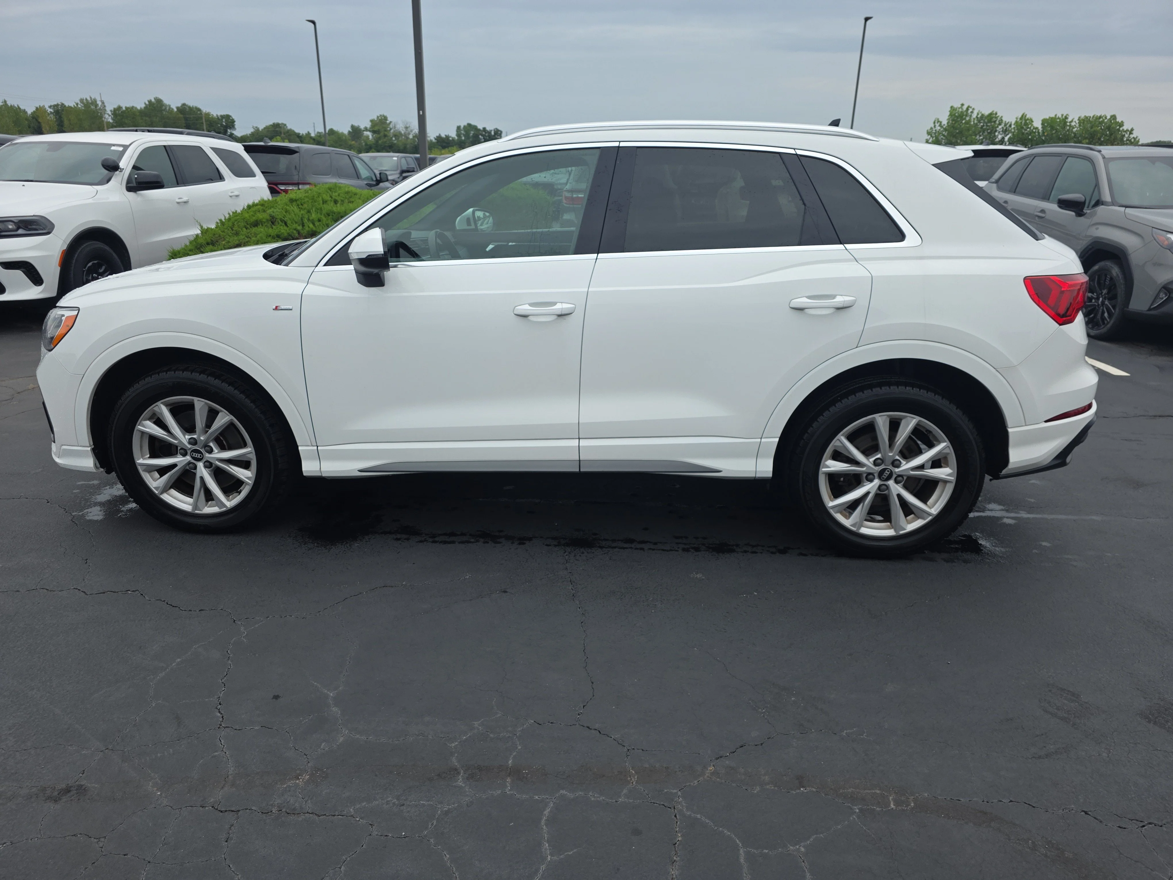 Used 2021 White Audi S line Premium image 8