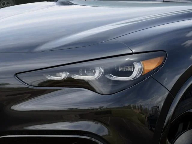 New 2025 Vulcano Black Metallic Exterior Paint Alfa Romeo  image 41