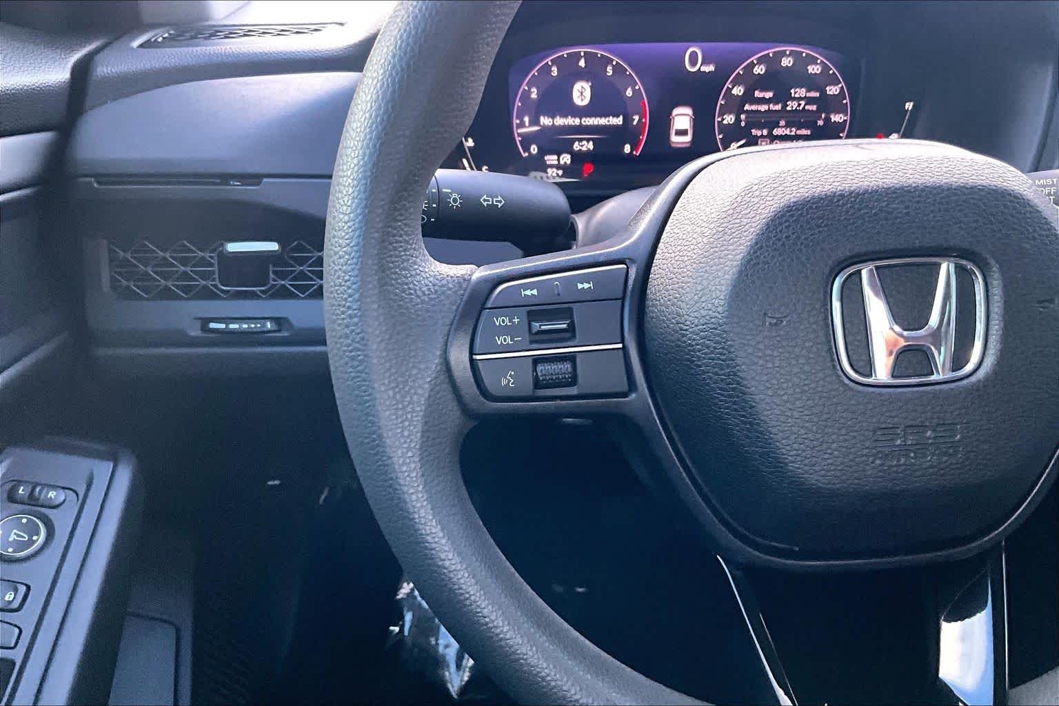 Used 2023 Platinum White Pearl Honda EX image 21