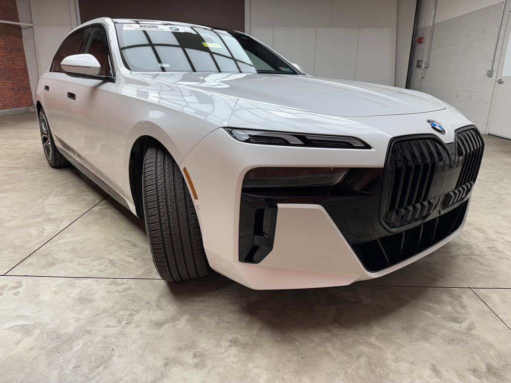 2025 BMW 7 Series 760i - Photo 7