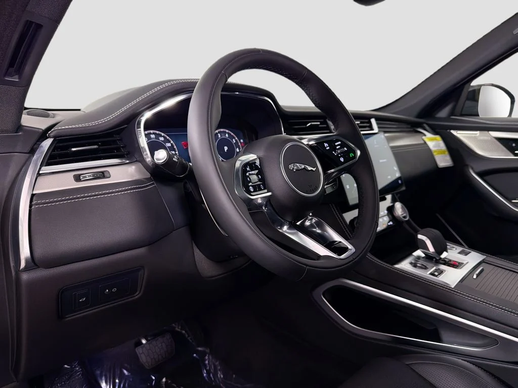 2026 Jaguar F-Pace R-Dynamic S - Photo 9