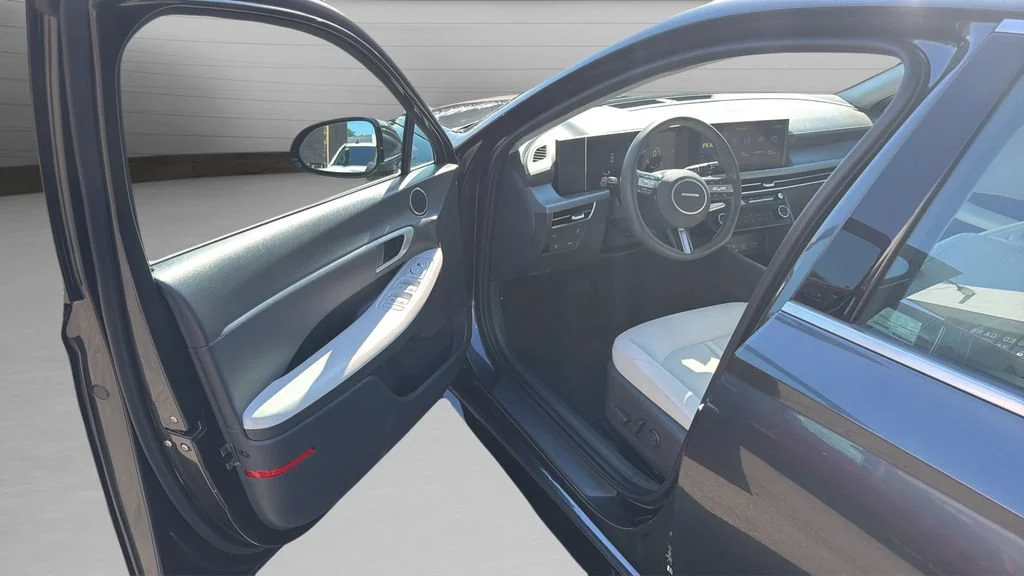 Used 2025 Gray Hyundai SEL image 12