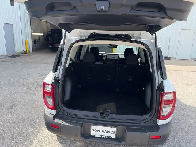 Used 2025 White Ford Big Bend image 22