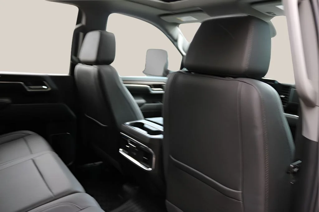 Used 2025 Black GMC SLT image 19