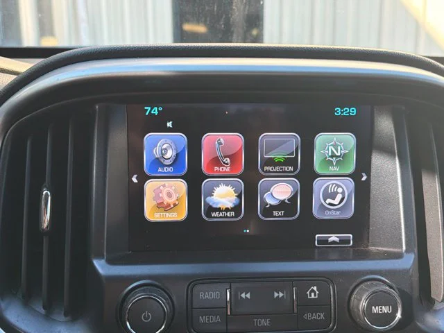 Used 2018 White Chevrolet ZR2 image 24