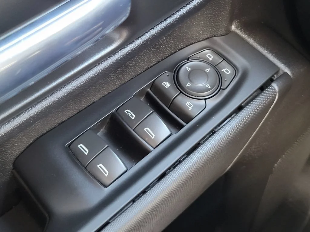 Used 2025 Slate Gray Metallic Chevrolet Custom image 26
