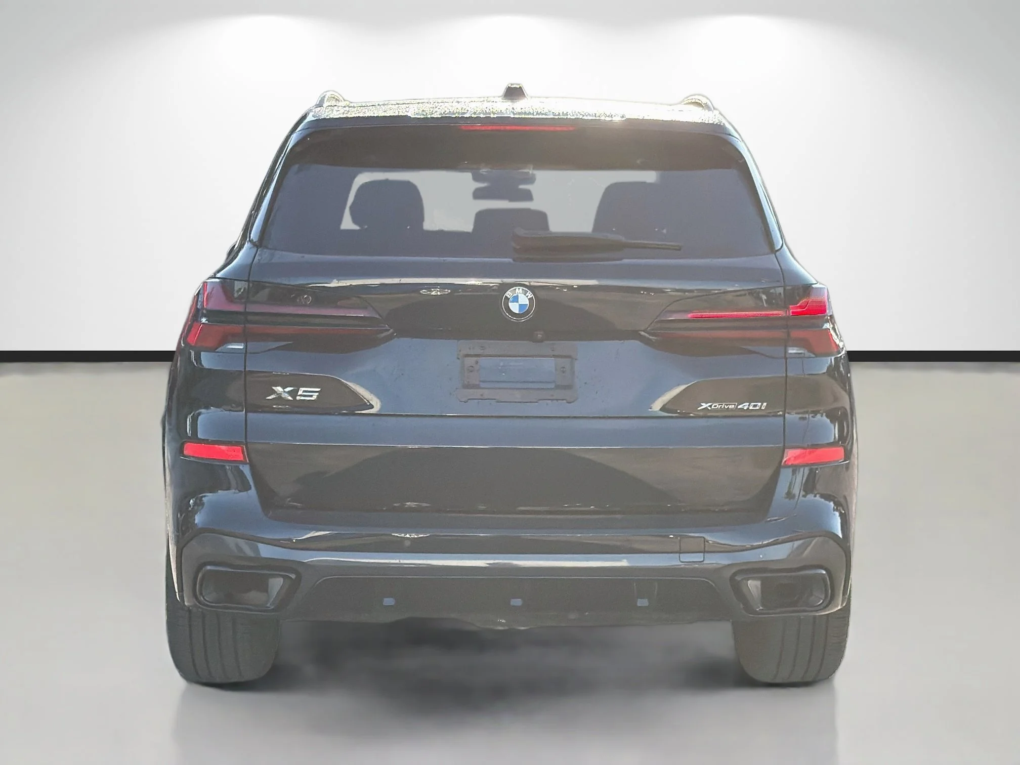 Used 2024 Carbon Black Metallic BMW xDrive40i image 4