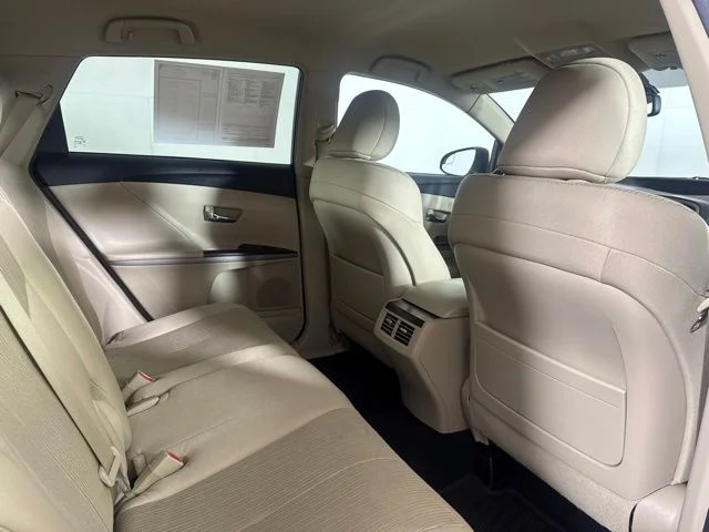 Used 2014 Gold Toyota LE image 5