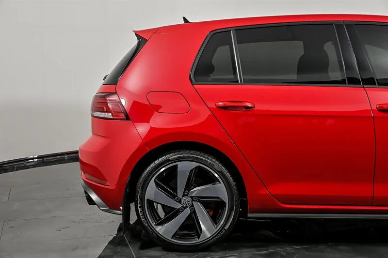 Used 2020 Tornado Red Volkswagen SE image 15