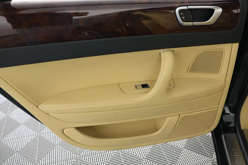 Used 2008  Bentley  image 25