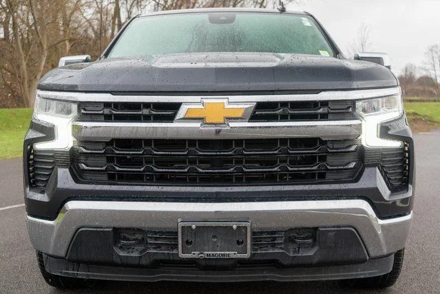 Used 2023 Gray Chevrolet LT image 3